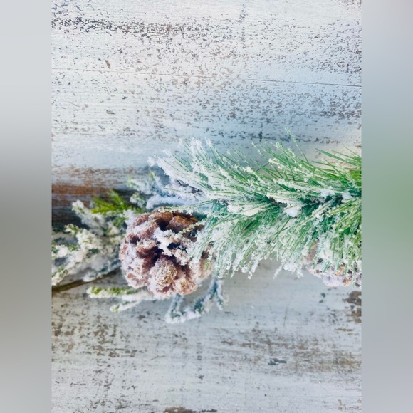 Flocked Berry Pine Garland - Picture 11 of 13